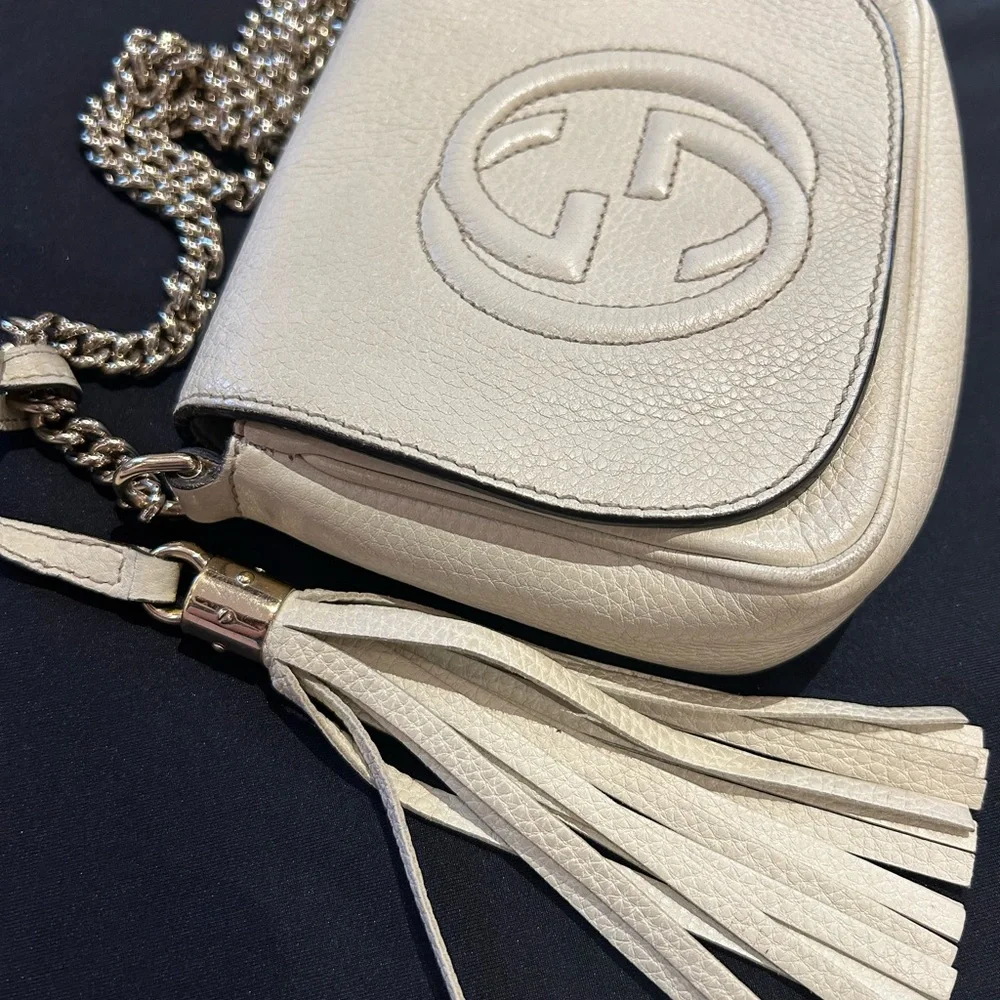 GUCCI ivory leather SMALL SOHO FLAP Shoulder Bag - Picture 2 of 9